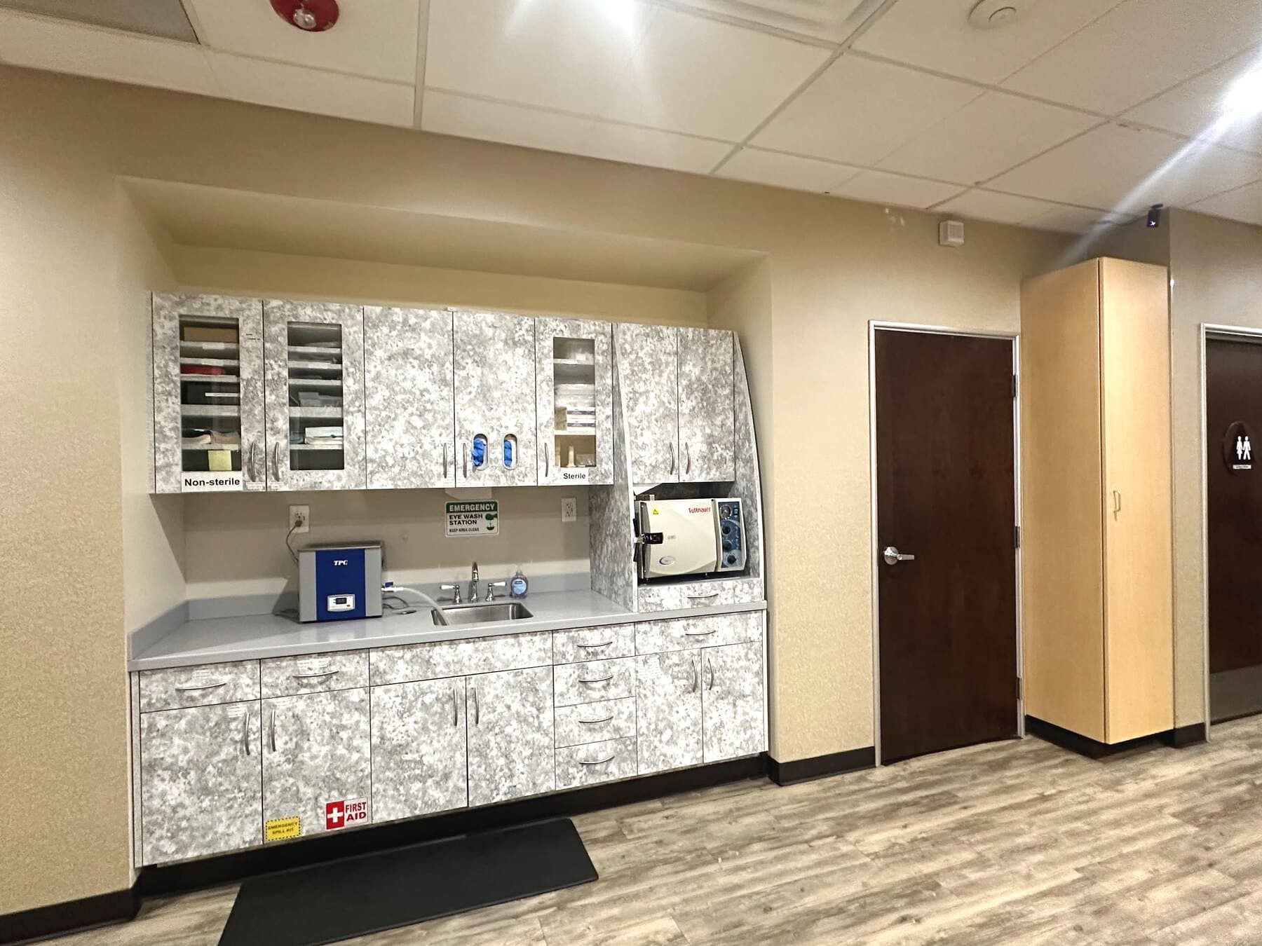 Reception and front desk at Premier Periodontics