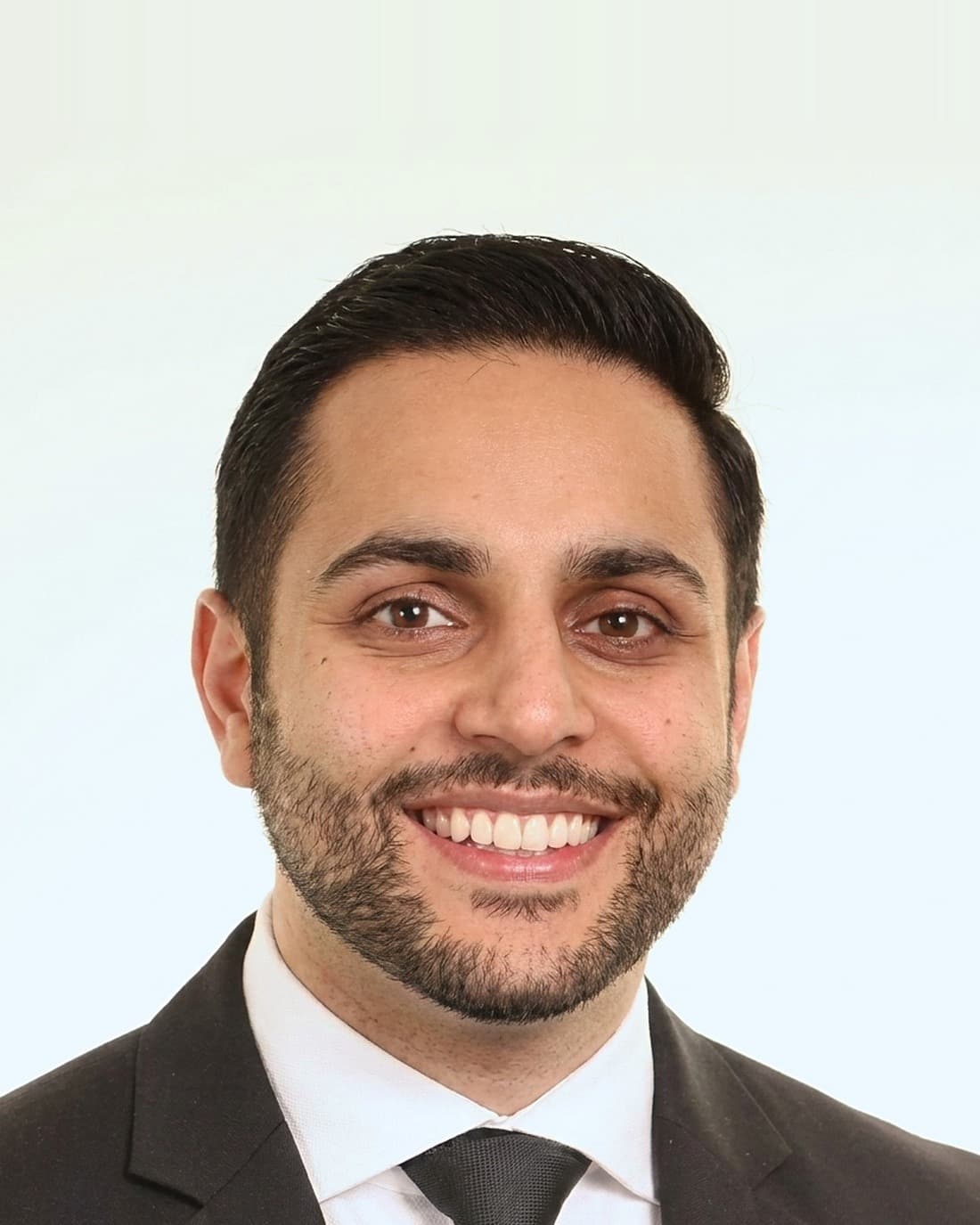 Portrait of Dr. Nima Natanzi, periodontist